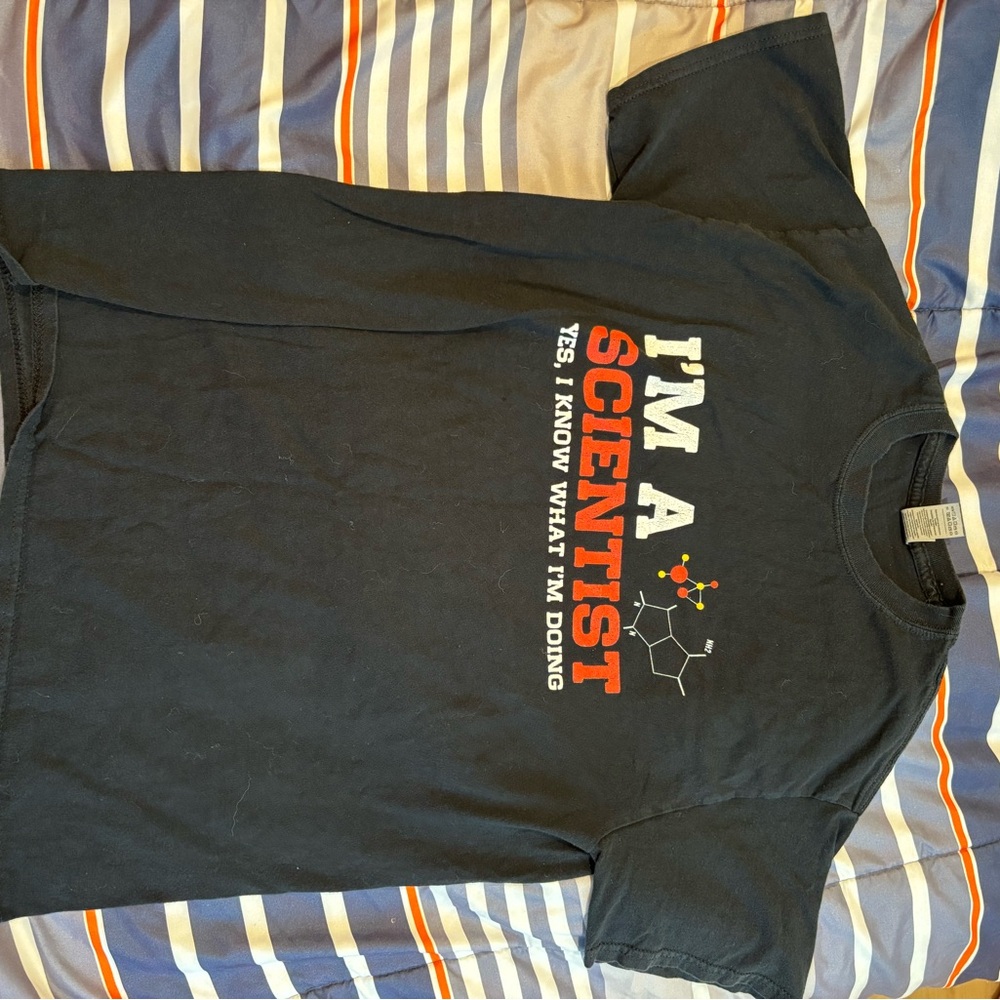 🌈 5 for $10-Navy blue Scientist tee, M